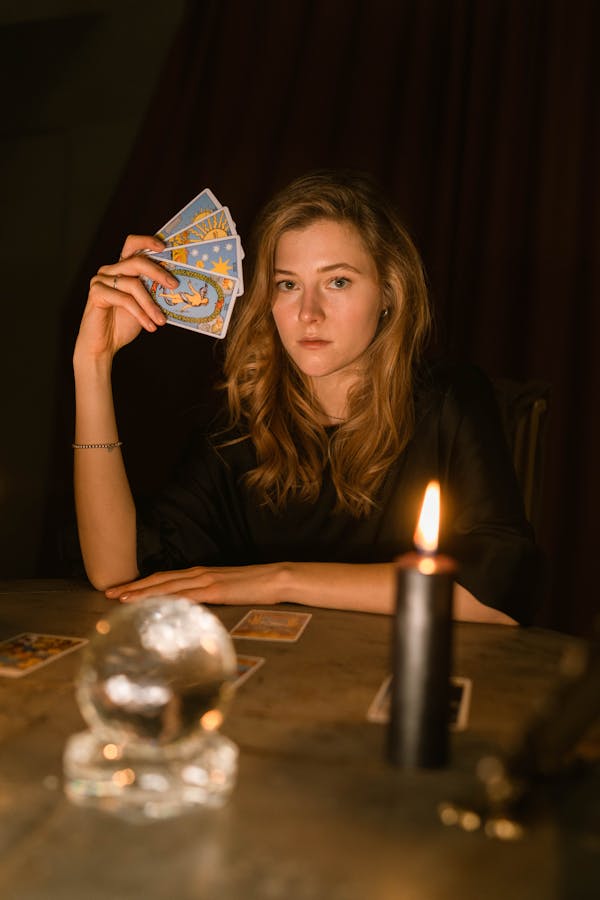 Camille Dubois - Voyant Astrologie